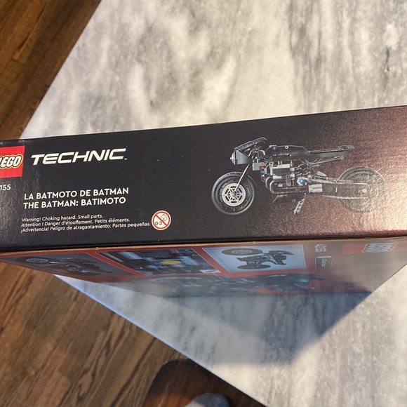 Technic Lego The Batman Batcycle 42155 - Picture 6 of 8